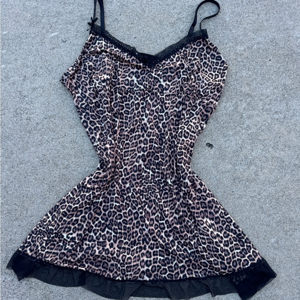 Leopard print short dress